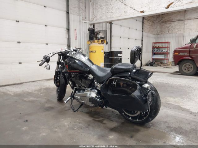 2024 HARLEY-DAVIDSON FXBR 1HD1YEZ10RB027804 Photo 2