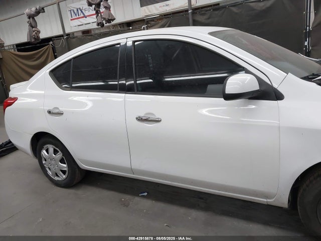 3N1CN7AP1EL834956 Nissan 2014