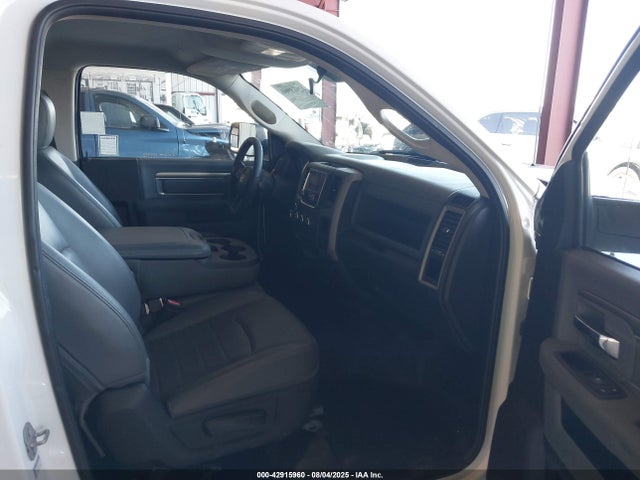 3C6JR6DG3HG648869 RAM 2017