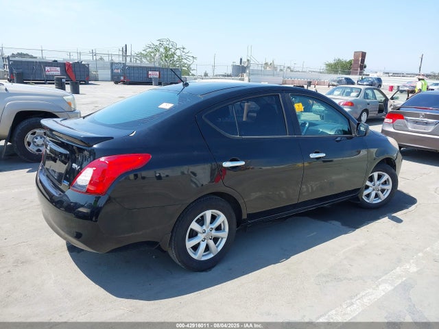 3N1CN7AP3EL830827 Nissan 2014
