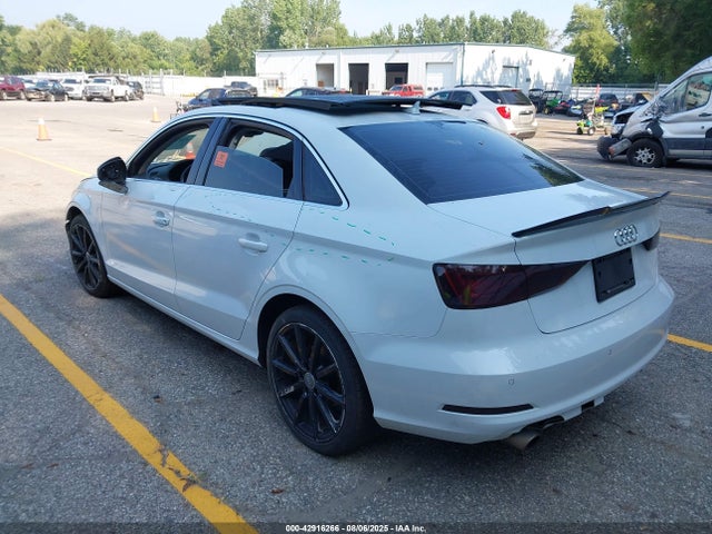2015 AUDI A3 WAUEFGFF9F1026797 Photo 2