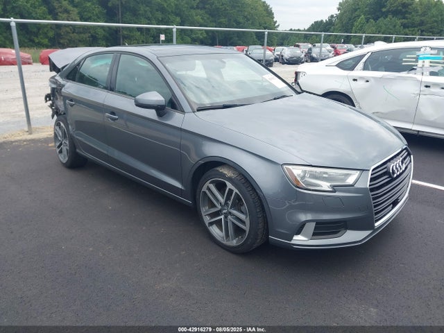 2018 AUDI A3 WAUAUGFF5J1042315 Photo 0