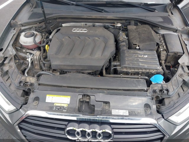 2018 AUDI A3 WAUAUGFF5J1042315 Photo 9