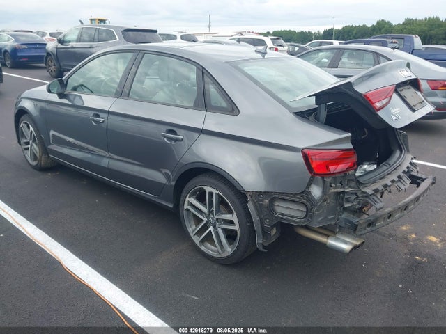2018 AUDI A3 WAUAUGFF5J1042315 Photo 2