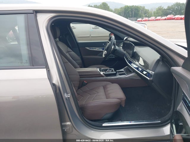 2024 BMW 760 WBA33EJ02RCS46010 Photo 4