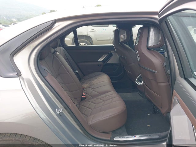 2024 BMW 760 WBA33EJ02RCS46010 Photo 7