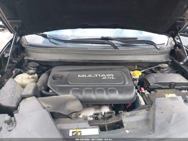 1C4PJLCB8HW573697 Jeep 2017