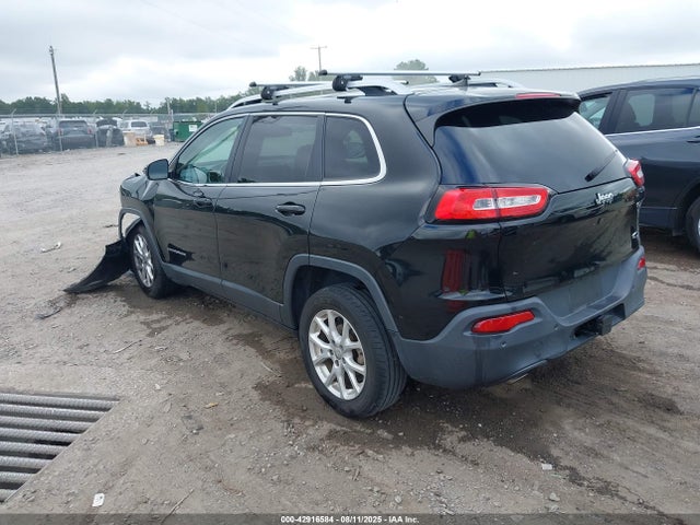 1C4PJLCB8HW573697 Jeep 2017