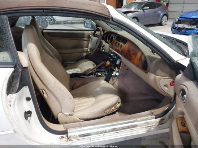 1999 JAGUAR XK8 SAJGX2047XC035783 Photo 4