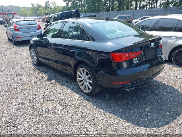 2015 AUDI A3 WAUAJGFF2F1078866 Photo 2
