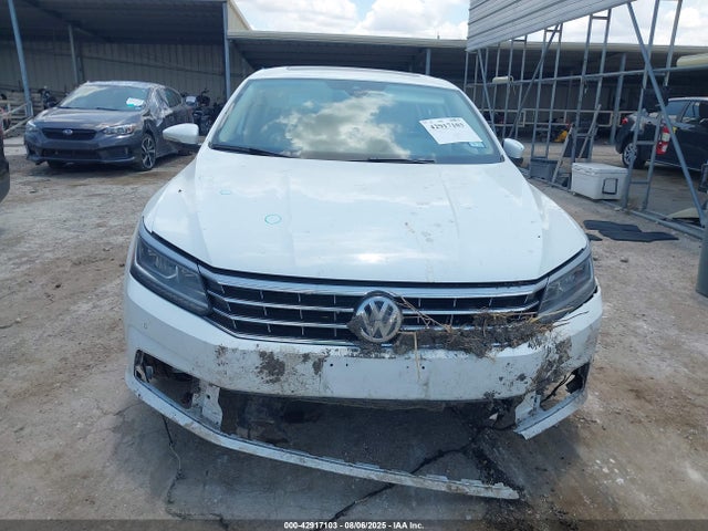 Volkswagen 1.8 tsi 2017 1VWCT7A32HC016388 Image 12
