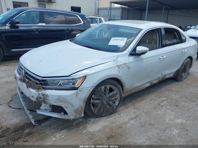 Volkswagen 1.8 tsi 2017 1VWCT7A32HC016388 Image 2
