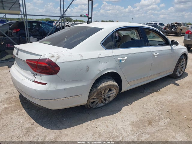 Volkswagen 1.8 tsi 2017 1VWCT7A32HC016388 Image 4