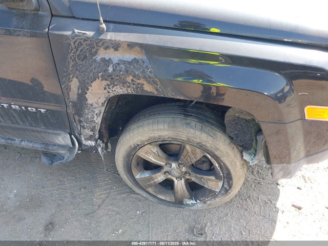 1C4NJRFB8FD425192 Jeep 2015