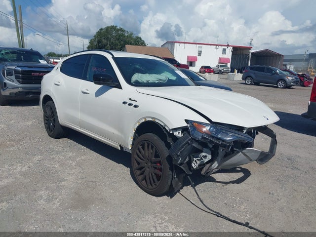 Продажа на аукционе авто 2024 Maserati Levante Modena Ultima, vin: ZN661YUM7RX447169, номер лота: 42917375
