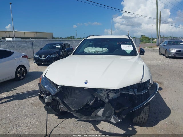 Продажа на аукционе авто 2024 Maserati Levante Modena Ultima, vin: ZN661YUM7RX447169, номер лота: 42917375