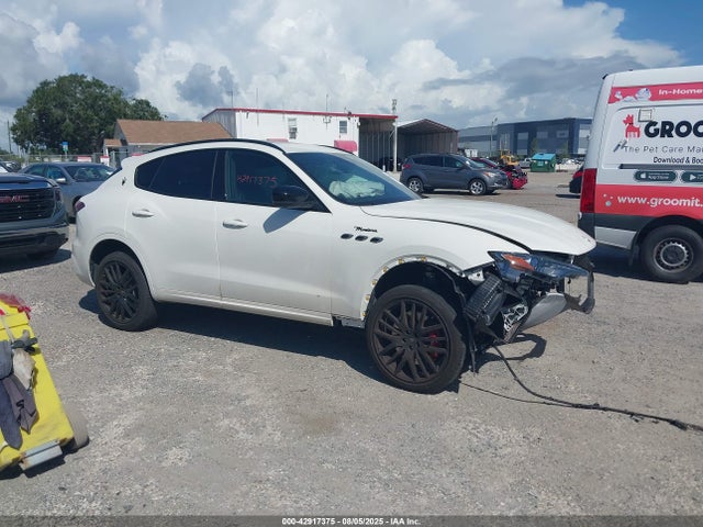 Продажа на аукционе авто 2024 Maserati Levante Modena Ultima, vin: ZN661YUM7RX447169, номер лота: 42917375