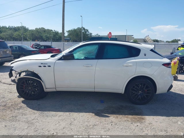 Продажа на аукционе авто 2024 Maserati Levante Modena Ultima, vin: ZN661YUM7RX447169, номер лота: 42917375