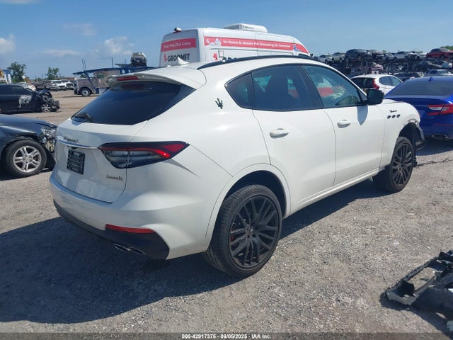 Продажа на аукционе авто 2024 Maserati Levante Modena Ultima, vin: ZN661YUM7RX447169, номер лота: 42917375