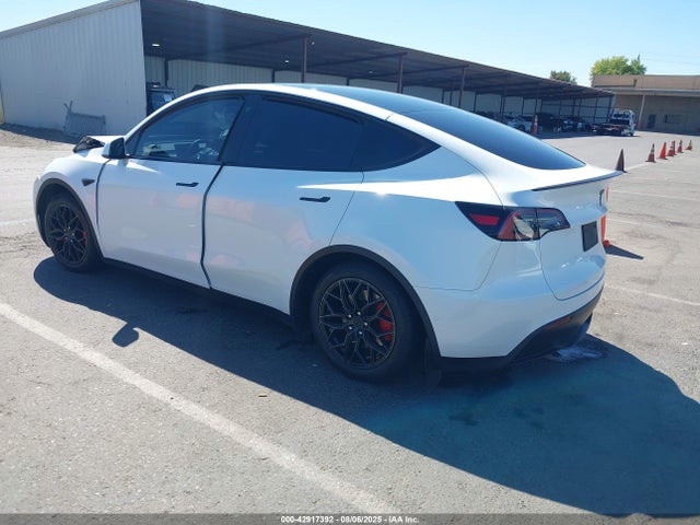 2022 TESLA MODEL Y 7SAYGDEF8NF484482 Photo 2