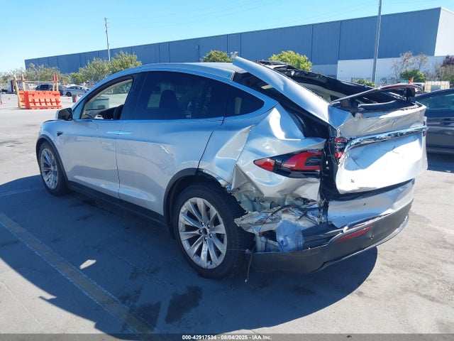 2016 TESLA MODEL X 5YJXCDE29GF027698 Photo 2