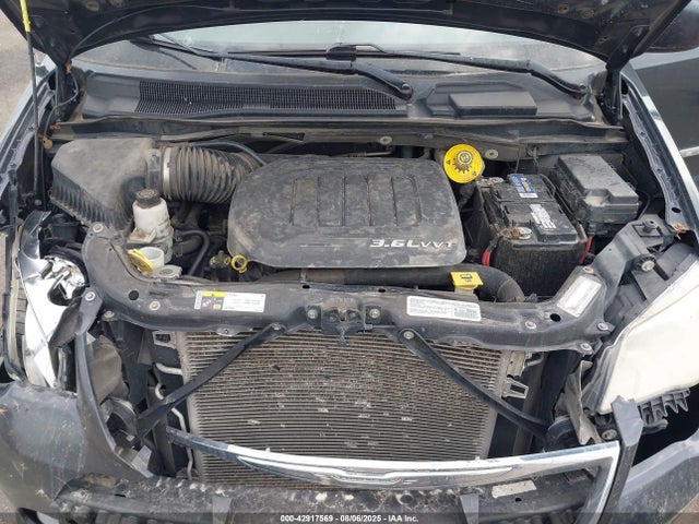 2C4RC1BGXER215784 Chrysler Town and Country