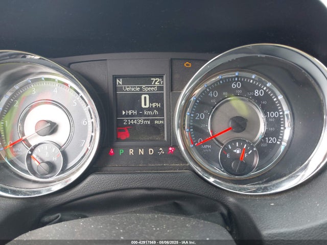 2C4RC1BGXER215784 Chrysler Town and Country