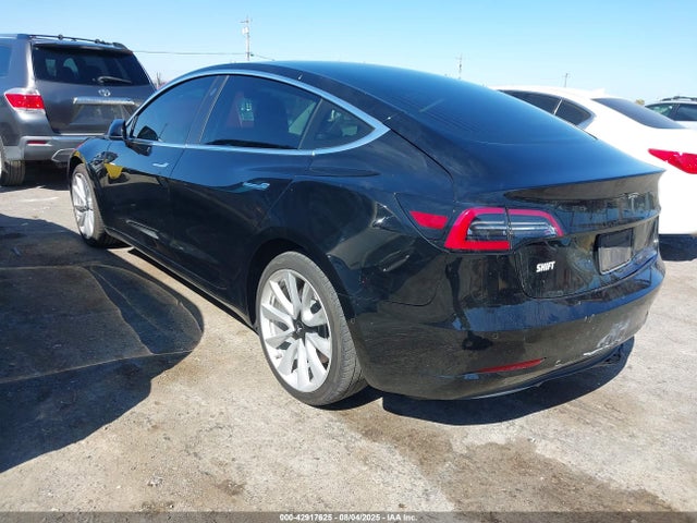 2019 TESLA MODEL 3 5YJ3E1EA7KF357430 Photo 2