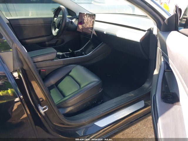 2019 TESLA MODEL 3 5YJ3E1EA7KF357430 Photo 4