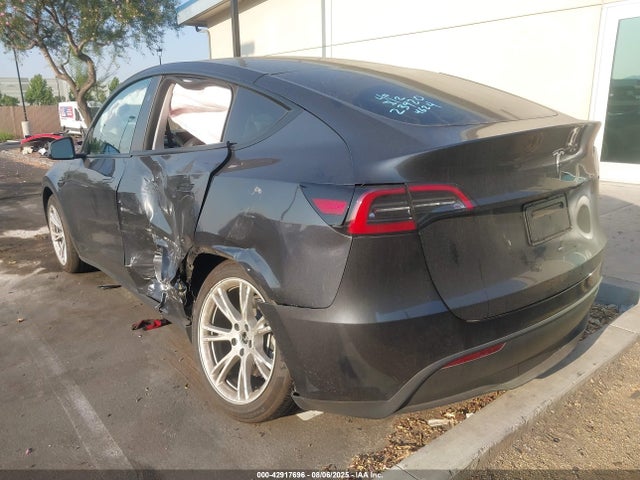 2024 TESLA MODEL Y 7SAYGDED5RF054624 Photo 2