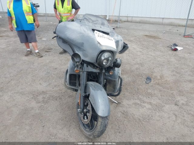 2022 HARLEY-DAVIDSON FLHTK 1HD1KEF17NB625713 Photo 4