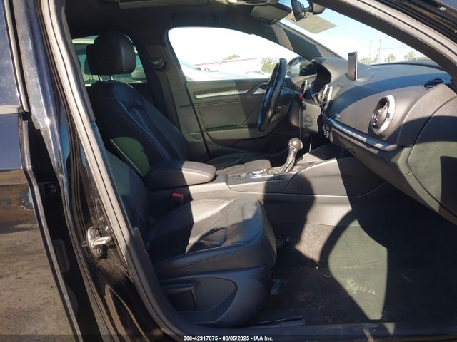 2017 AUDI A3 WAUB8GFF3H1020638 Photo 4