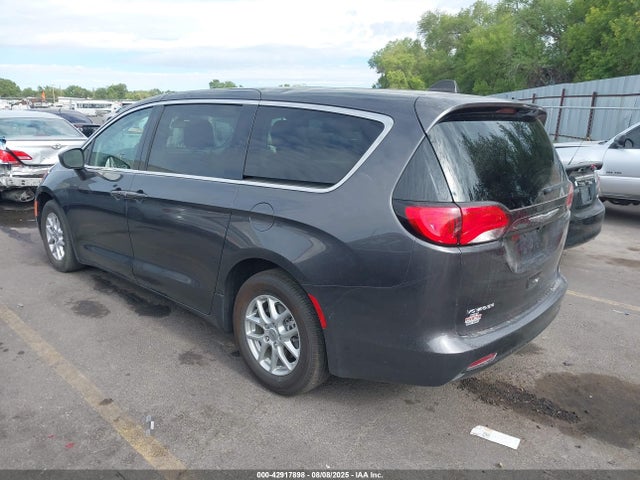 Chrysler Voyager 2022 2C4RC1CG4NR158898 Image 3