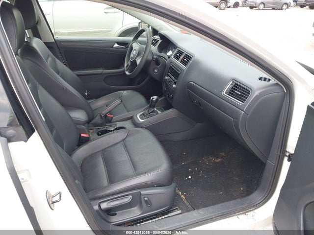3VWD17AJ8EM210684 Volkswagen 2014