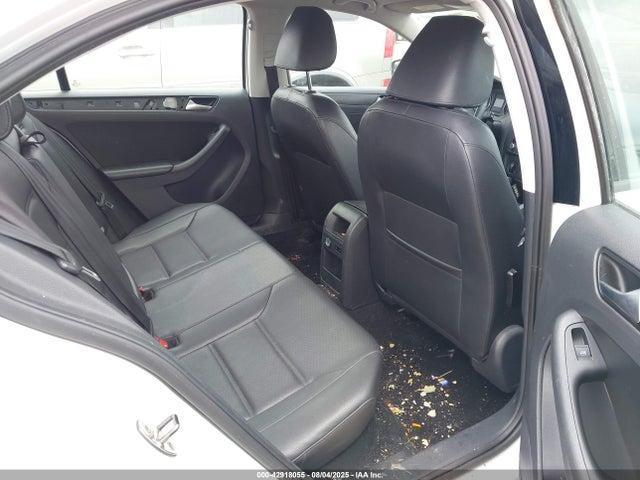 3VWD17AJ8EM210684 Volkswagen 2014