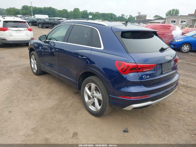 2021 AUDI Q3 WA1BUCF39M1070865 Photo 2