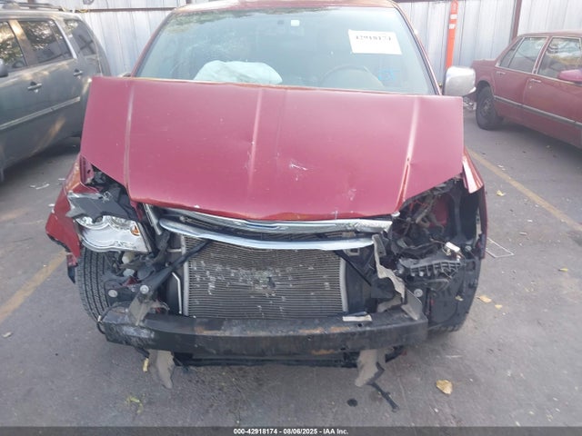 2C4RC1GG5ER319091 Chrysler Town and Country