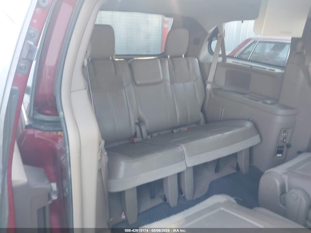2C4RC1GG5ER319091 Chrysler Town and Country