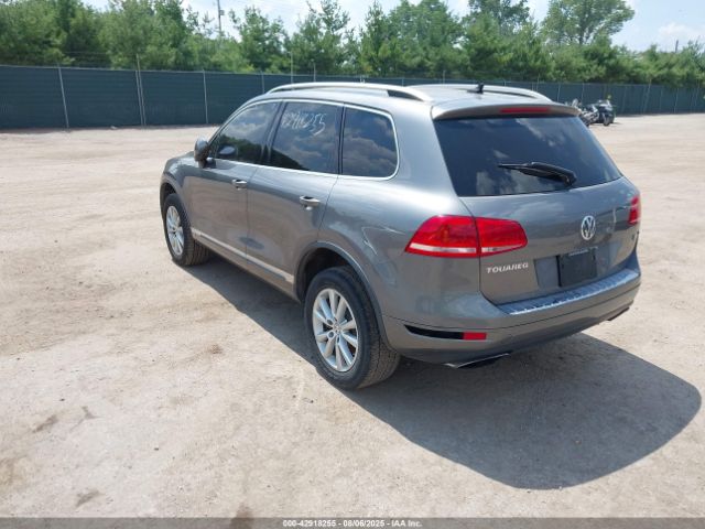 2013 VOLKSWAGEN TOUAREG WVGEF9BP7DD009193 Photo 2