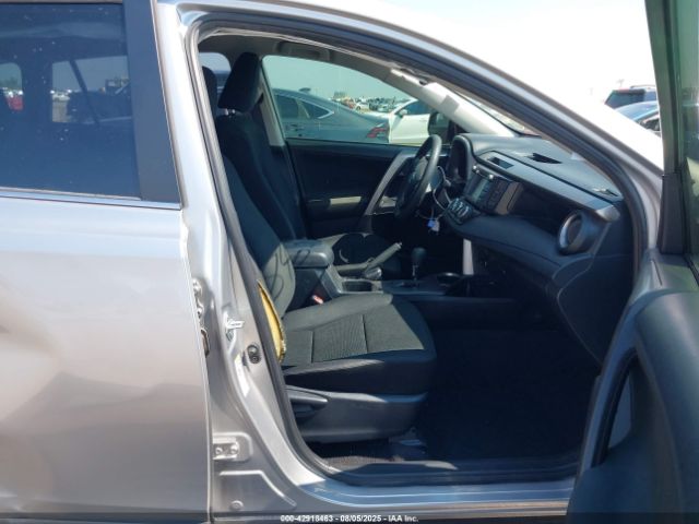 2018 TOYOTA RAV4 JTMZFREV3JJ210697 Photo 4