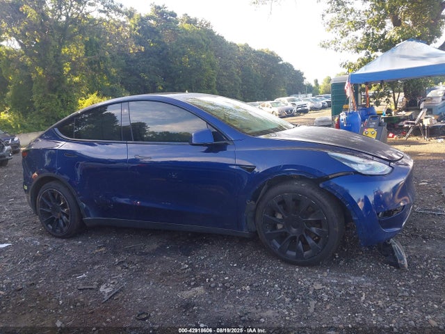5YJYGDEE6MF084889 Tesla Model Y