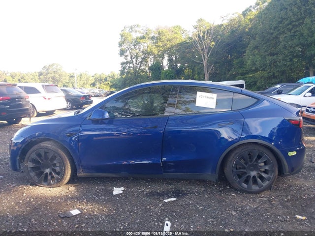5YJYGDEE6MF084889 Tesla Model Y