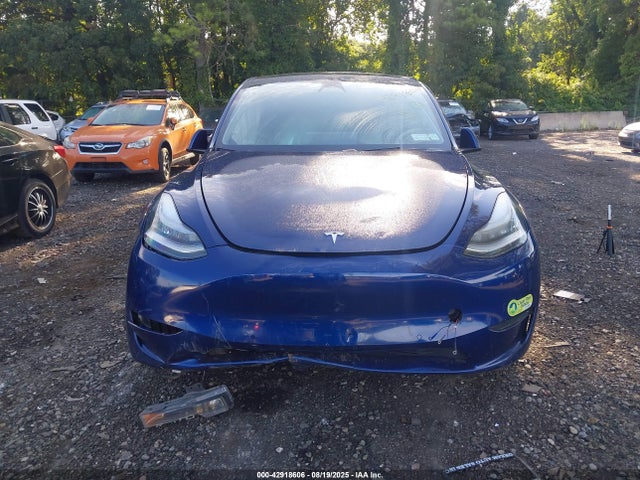 5YJYGDEE6MF084889 Tesla Model Y