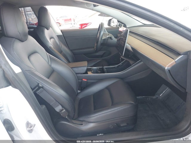 2018 TESLA MODEL 3 5YJ3E1EB1JF106605 Photo 4