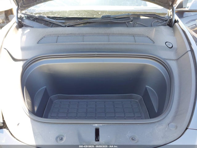 2023 TESLA MODEL Y 7SAYGDEE6PF716037 Photo 9