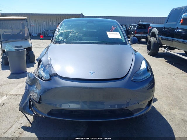 Tesla Model Y 2023 7SAYGDEE6PF716037 Image 13