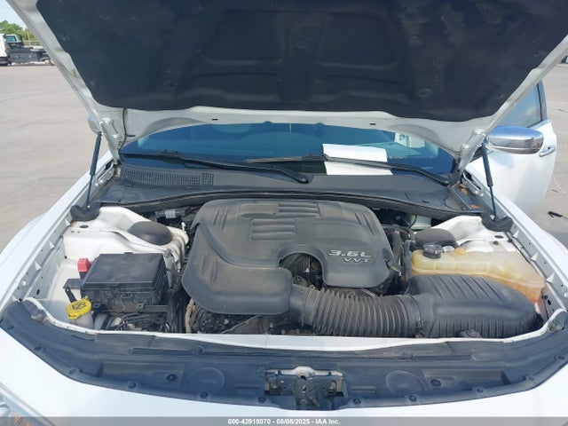 Chrysler 2019 2019 2C3CCAEG9KH594784 Image 10