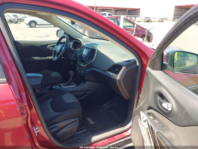 1C4PJLAB9GW126135 Jeep Cherokee