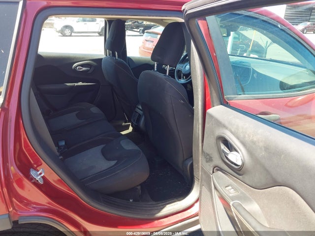 1C4PJLAB9GW126135 Jeep Cherokee