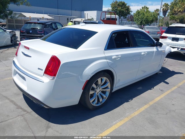 2C3CCAAG3MH516235 Chrysler 300